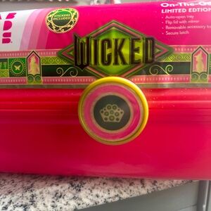 NWT Caboodles On-The-Go-Girl Makeup Box, Wicked 2024 Glinda Limited Edition